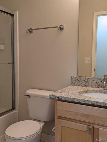3248 Newbury Pl 11, Troy, MI 48084