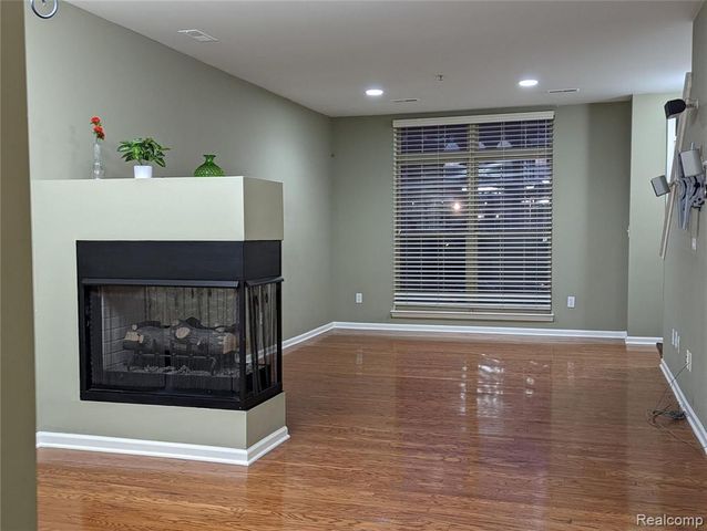 3248 Newbury Pl 11, Troy, MI 48084