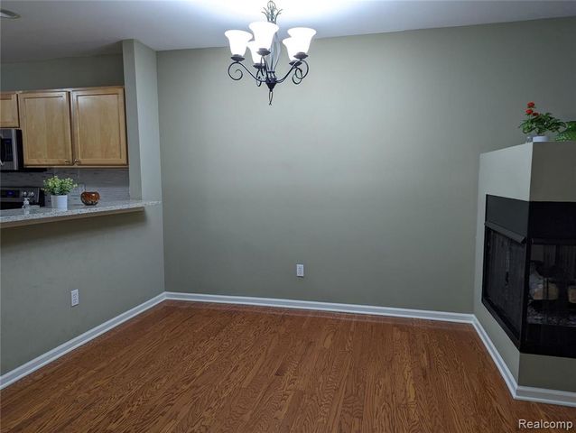 3248 Newbury Pl 11, Troy, MI 48084