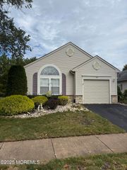 48 Saxony Circle, Manchester, NJ 08759