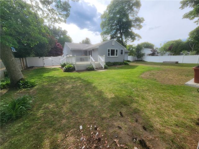 19 Redwood Drive, Coventry, RI 02816