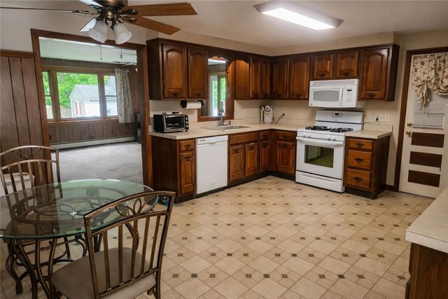 19 Redwood Drive, Coventry, RI 02816