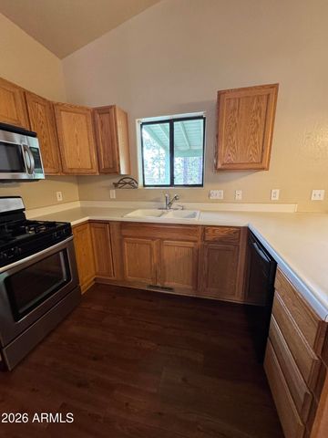 574 S Walnut Creek Loop, Pinetop, AZ 85935