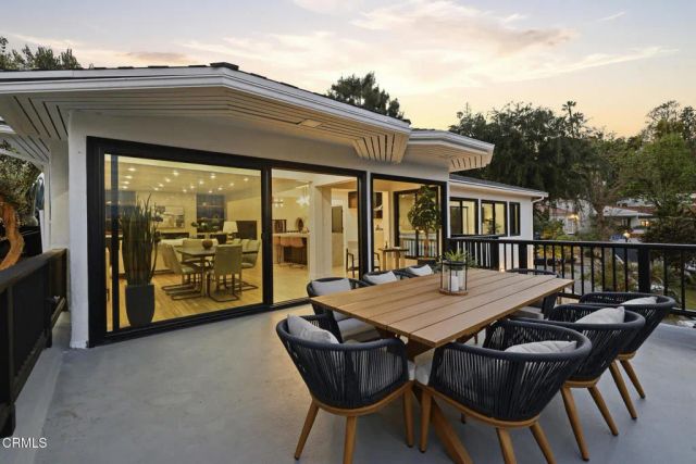 2001 Kenilworth Avenue, Los Angeles, CA 90039