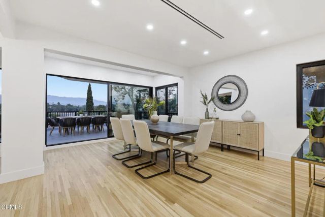 2001 Kenilworth Avenue, Los Angeles, CA 90039