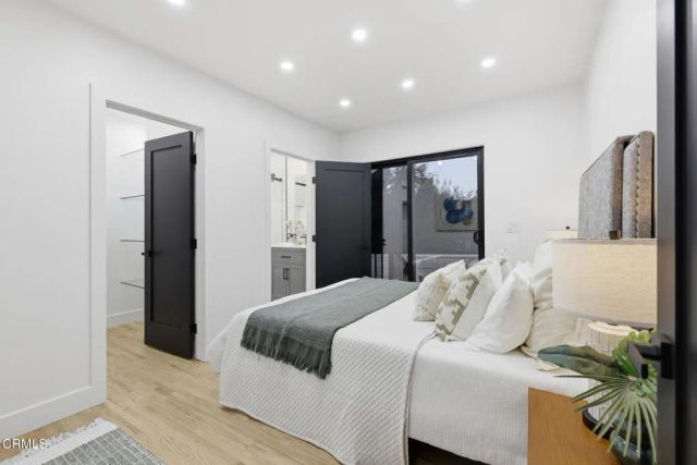 2001 Kenilworth Avenue, Los Angeles, CA 90039