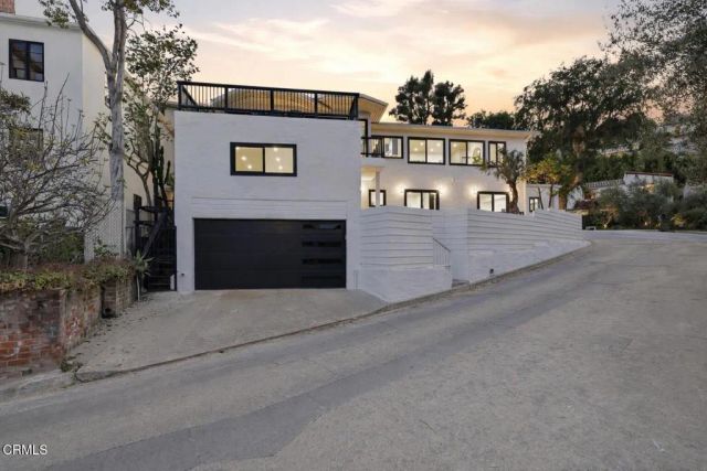 2001 Kenilworth Avenue, Los Angeles, CA 90039