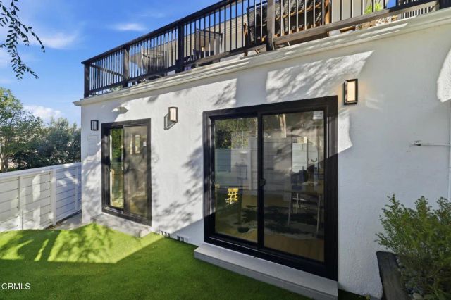2001 Kenilworth Avenue, Los Angeles, CA 90039