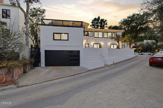 2001 Kenilworth Avenue, Los Angeles, CA 90039