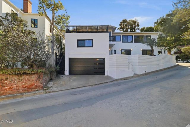 2001 Kenilworth Avenue, Los Angeles, CA 90039