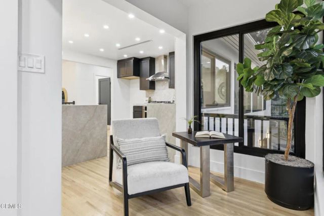 2001 Kenilworth Avenue, Los Angeles, CA 90039