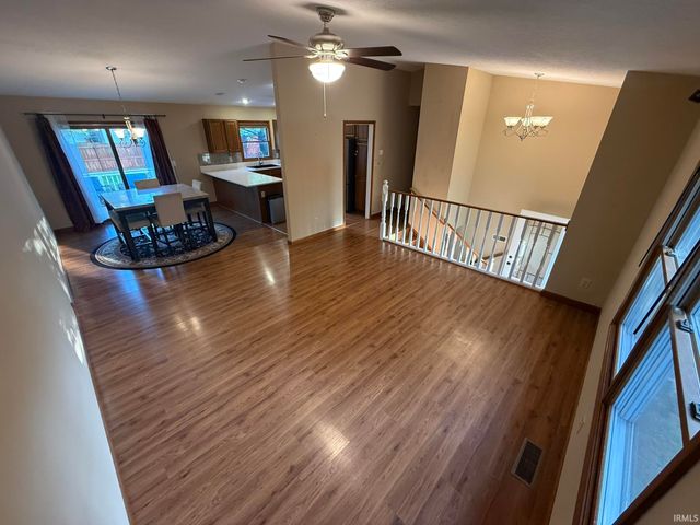 906 S Rolling Rock Drive, Bloomington, IN 47403
