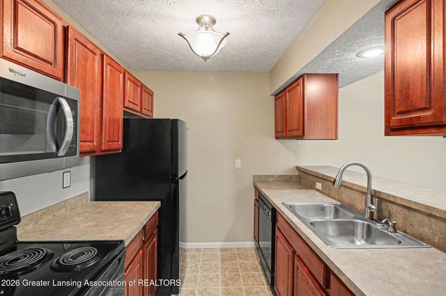 804 Carom Circle, Mason, MI 48854