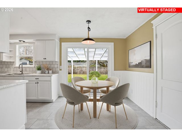 12306 Se 1ST St, Vancouver, WA 98660