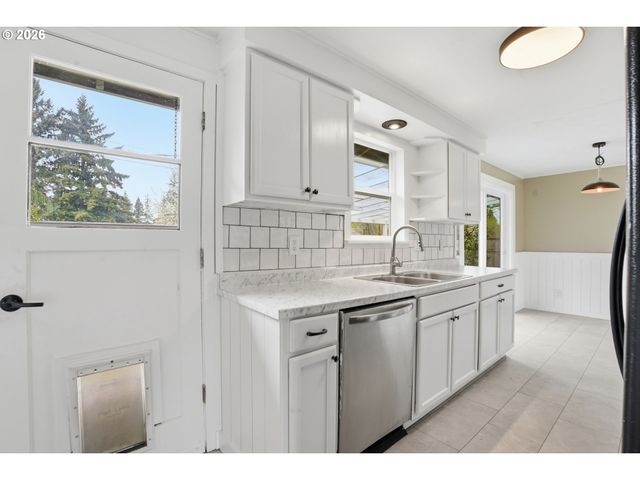 12306 Se 1ST St, Vancouver, WA 98660