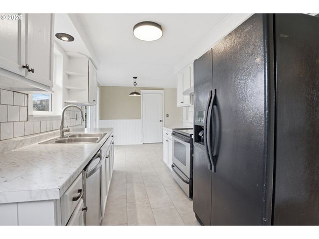 12306 Se 1ST St, Vancouver, WA 98660