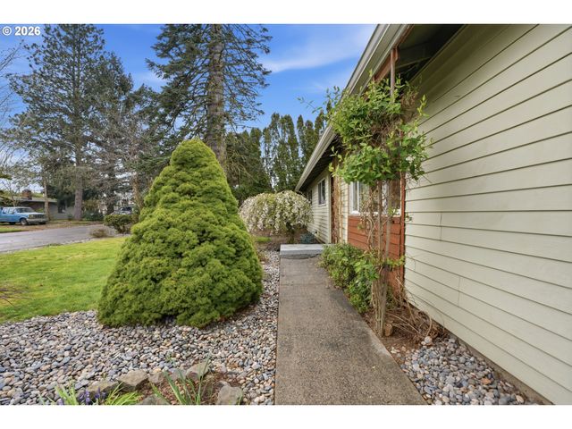 12306 Se 1ST St, Vancouver, WA 98660