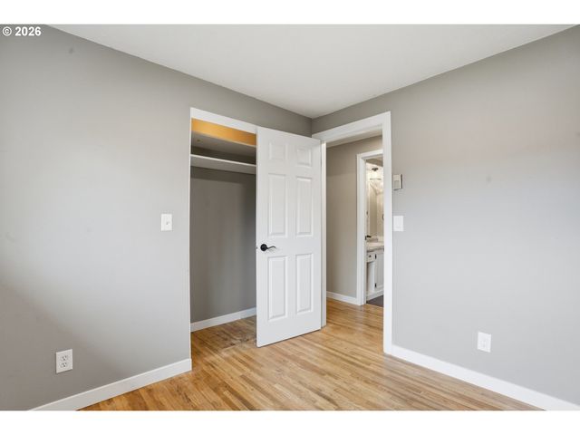 12306 Se 1ST St, Vancouver, WA 98660