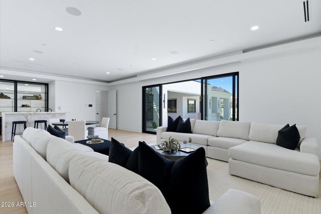 6821 E VALLEY VISTA Lane, Paradise Valley, AZ 85253