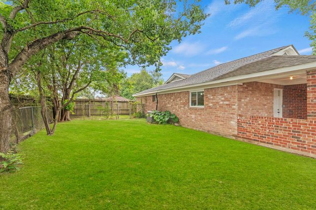10102 Valley Breeze Drive, Houston, TX 77078