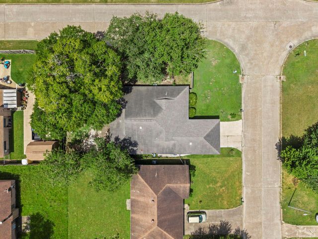 10102 Valley Breeze Drive, Houston, TX 77078