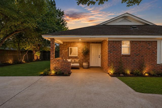 10102 Valley Breeze Drive, Houston, TX 77078