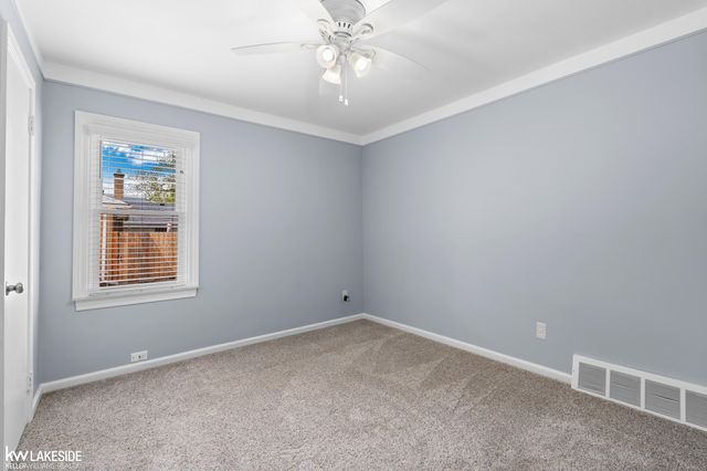 21215 E 11 Mile Road, St Clair Shores, MI 48081