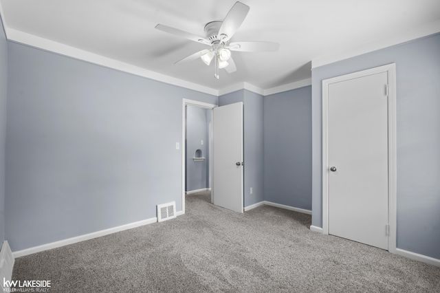 21215 E 11 Mile Road, St Clair Shores, MI 48081