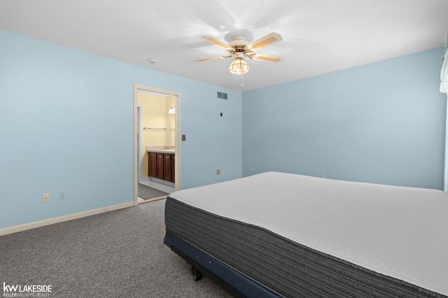21215 E 11 Mile Road, St Clair Shores, MI 48081