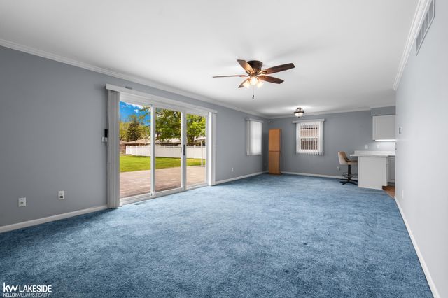 21215 E 11 Mile Road, St Clair Shores, MI 48081