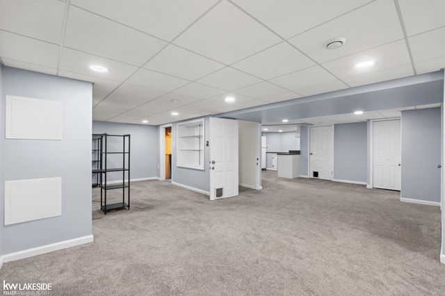 21215 E 11 Mile Road, St Clair Shores, MI 48081