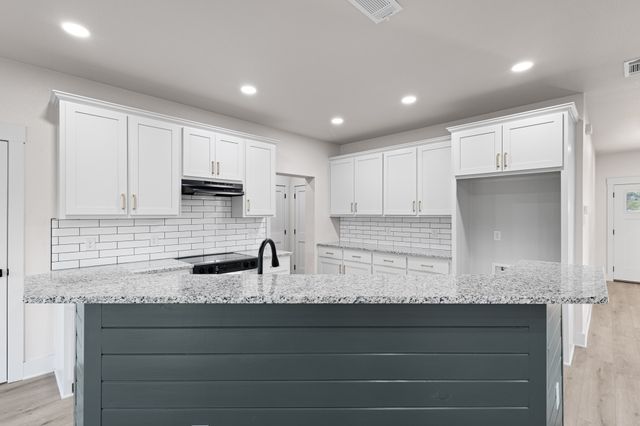 121 Jim Walter Drive, Runaway Bay, TX 76426