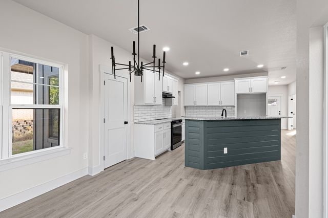 121 Jim Walter Drive, Runaway Bay, TX 76426