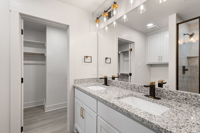 121 Jim Walter Drive, Runaway Bay, TX 76426