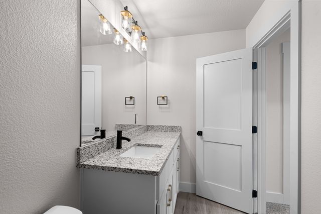 121 Jim Walter Drive, Runaway Bay, TX 76426