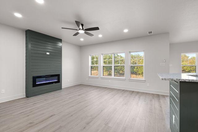 121 Jim Walter Drive, Runaway Bay, TX 76426