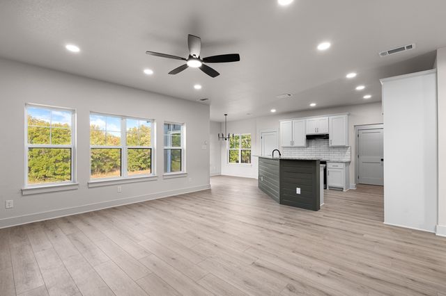 121 Jim Walter Drive, Runaway Bay, TX 76426