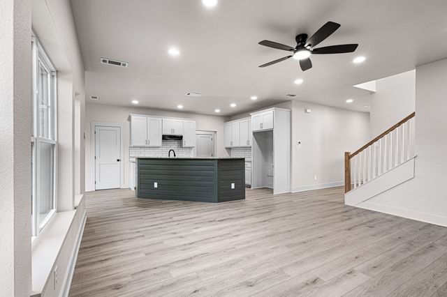 121 Jim Walter Drive, Runaway Bay, TX 76426
