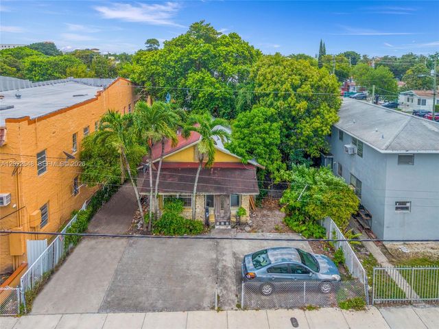 1568 SW 5th St, Miami, FL 33135