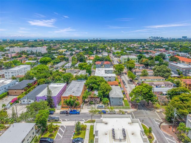 1568 SW 5th St, Miami, FL 33135