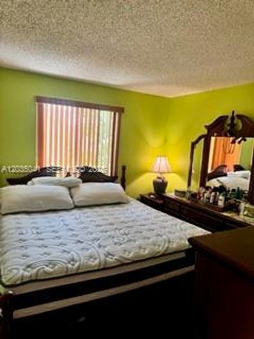 4441 NW 55th Dr, Coconut Creek, FL 33073