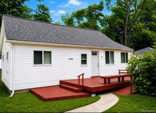 19394 Seminole, Redford, MI 48240