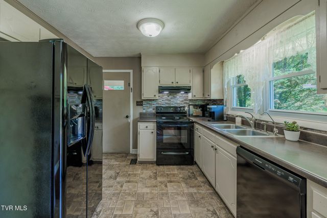 314 Woodvale Road, Blountville, TN 37617