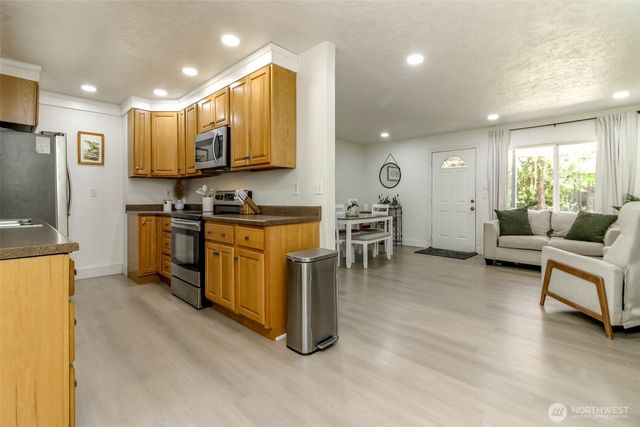 12524 Bingham Avenue E, Tacoma, WA 98446
