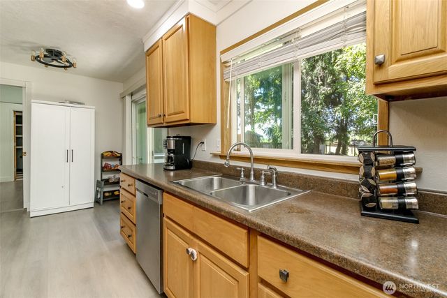 12524 Bingham Avenue E, Tacoma, WA 98446