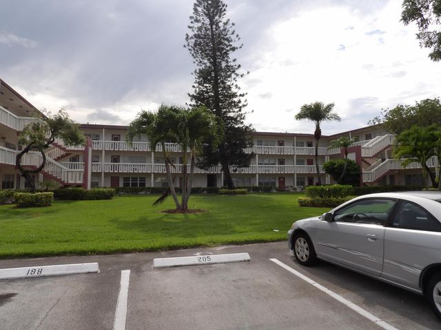 195 Fanshaw Way E 195, Boca Raton, FL 33434