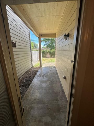 5151 Oasis Park Lane, Houston, TX 77021