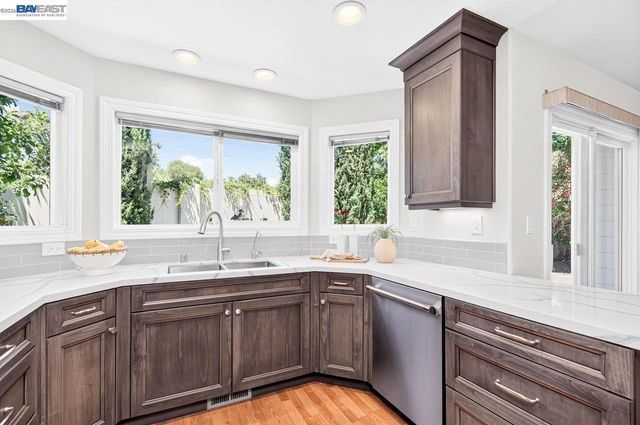 282 Del Valle Ct, Pleasanton, CA 94566