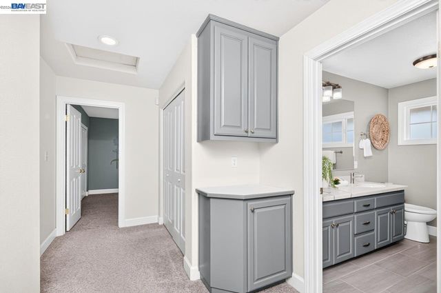 282 Del Valle Ct, Pleasanton, CA 94566