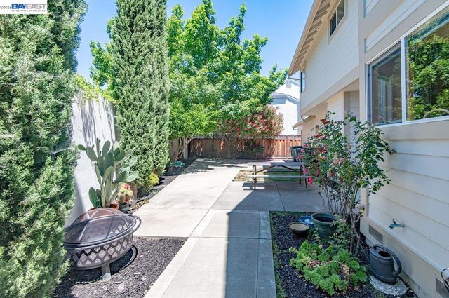 282 Del Valle Ct, Pleasanton, CA 94566